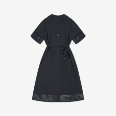 갤러리아 SI매쉬 배색 벨티드 원피스